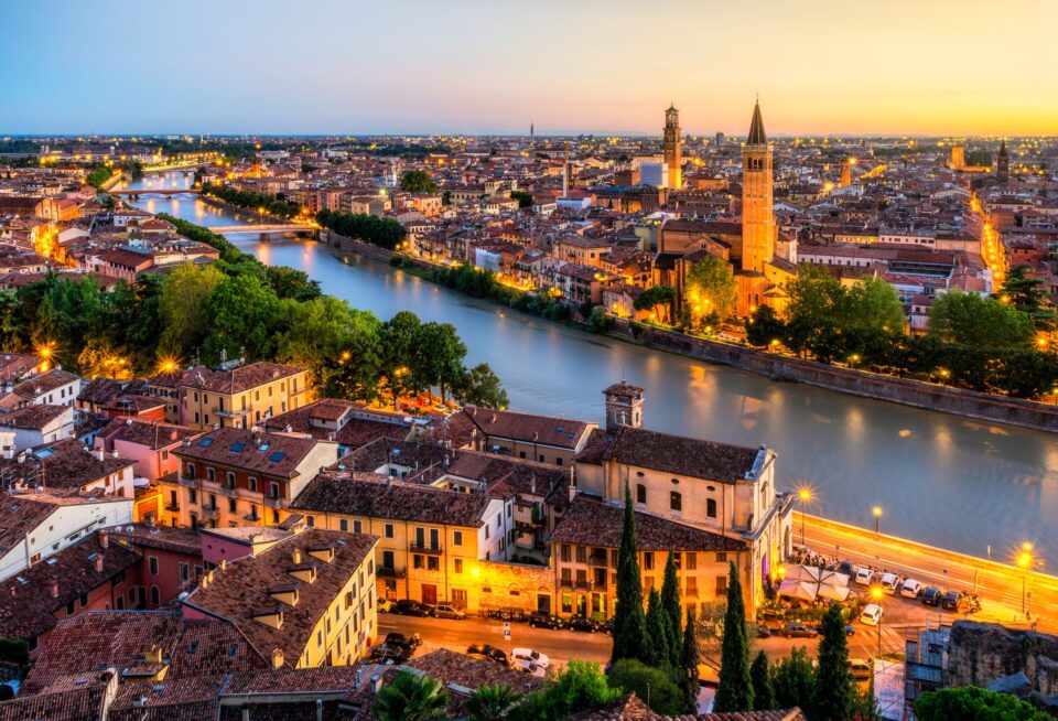 Un'immagine che ritrae Verona dall'alto
